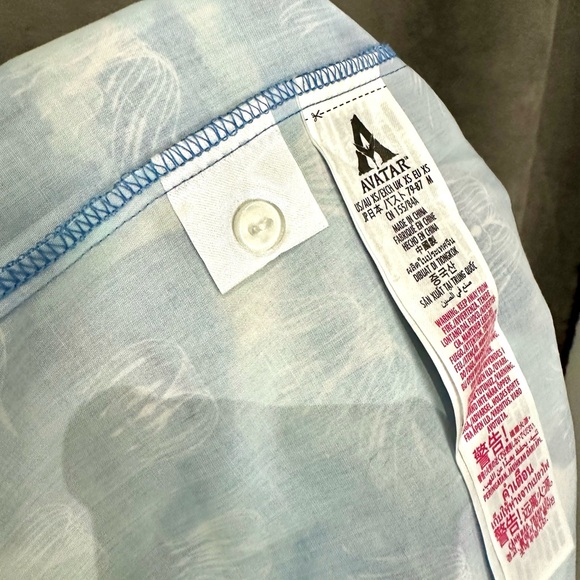 🌊 Disney Avatar Way of Water Cropped Button Down — Blue Jellyfish Print (XS, NW - Picture 14 of 16